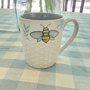 Heartland Hive Bee You Mug